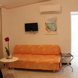 marianna-quiet-rooms.hotelitalianriviera.com/